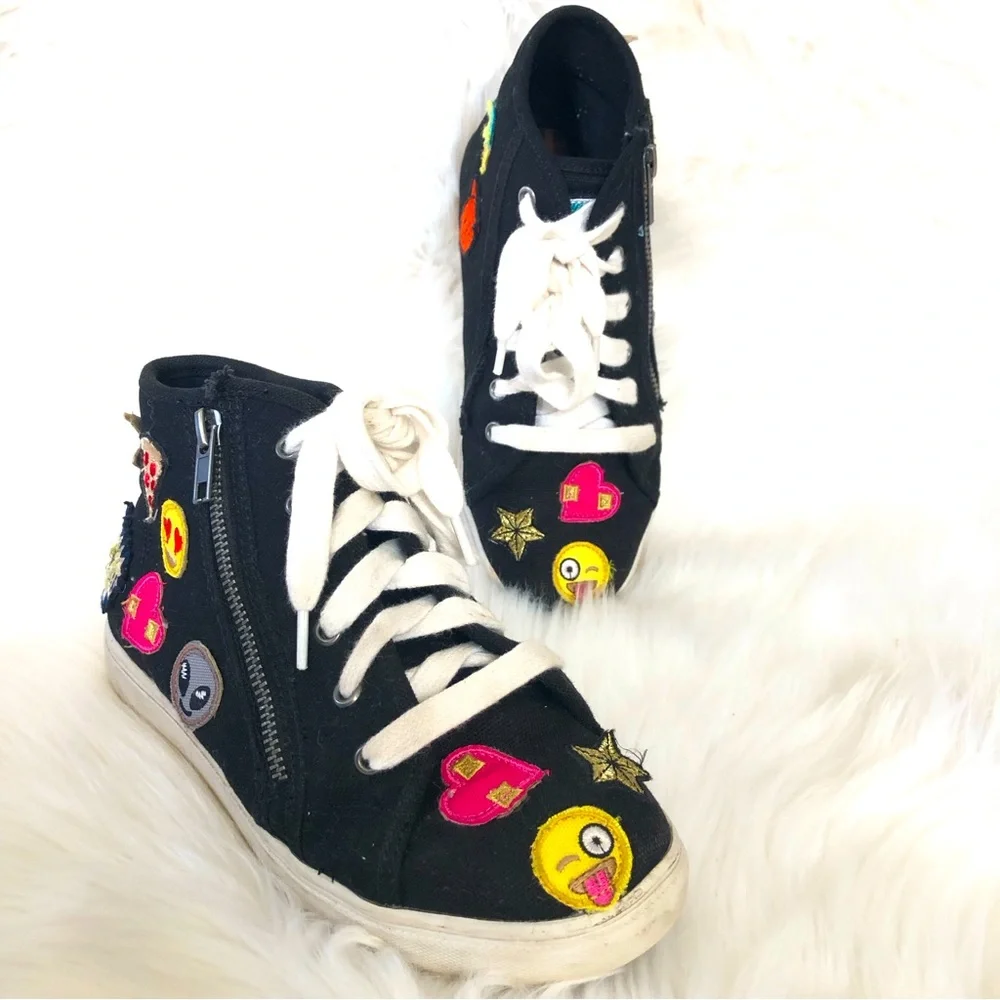 Steve Madden Girl’s Emoji Patch SideZipper High Top Sneakers Shoes, 4